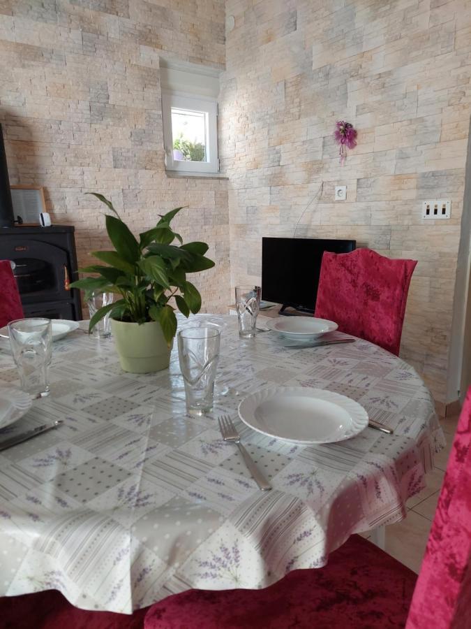 Apartman Lucija Seline Exterior foto