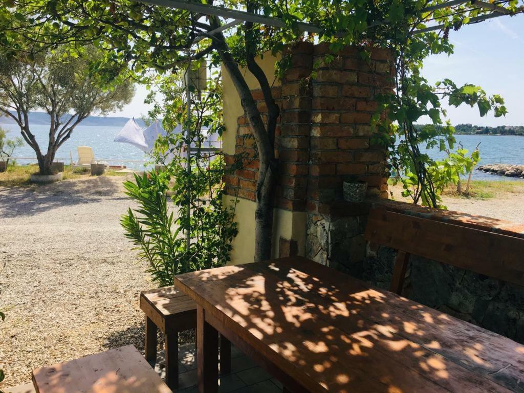Apartman Lucija Seline Exterior foto